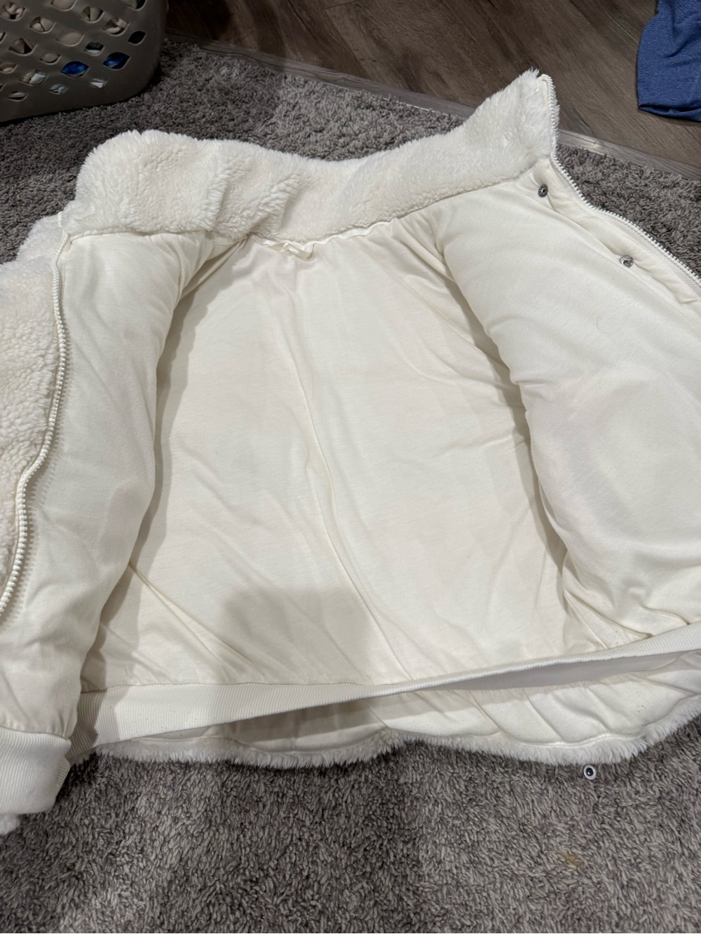 Alo Plush Sherpa Jacket - Cream - Picture 4 of 7